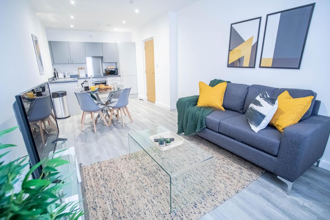Luxury Apartments Available Next To Train Station - The Wallgate Apartments Wigan - Free Parking Exterior photo