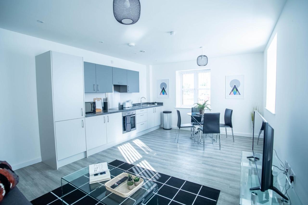 Luxury Apartments Available Next To Train Station - The Wallgate Apartments Wigan - Free Parking Exterior photo