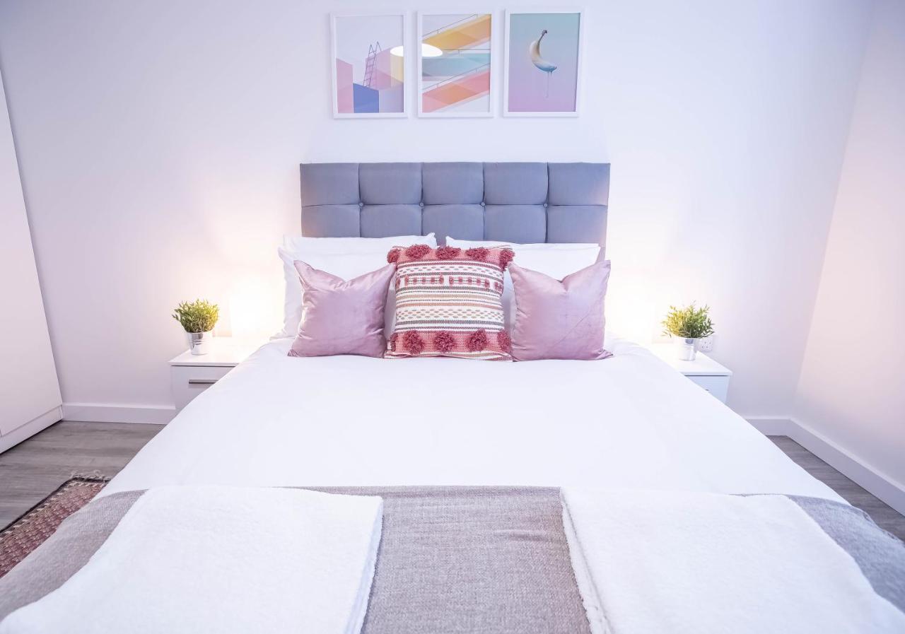 Luxury Apartments Available Next To Train Station - The Wallgate Apartments Wigan - Free Parking Exterior photo